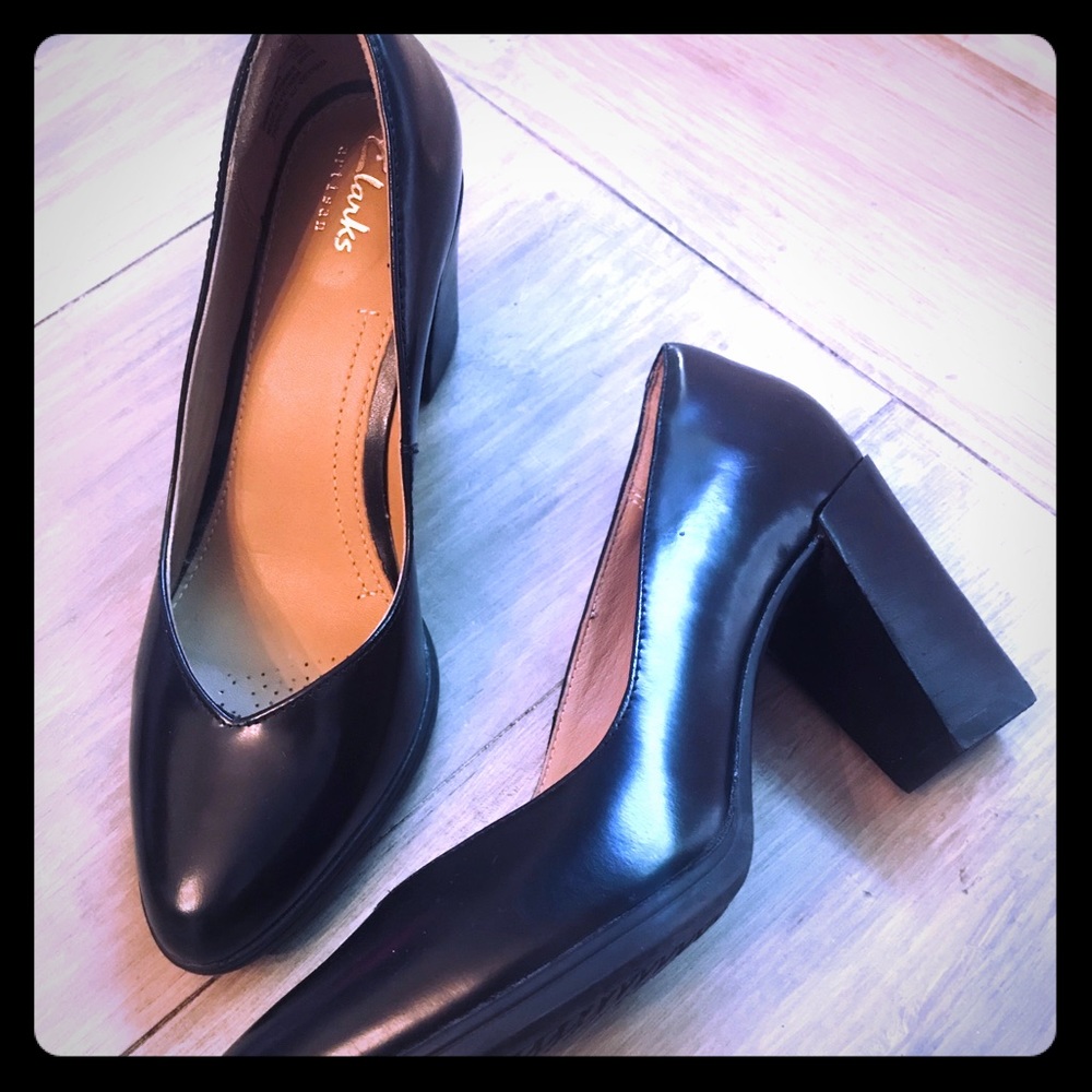 Clark’s Artesian Black Chunky Heels NWOT